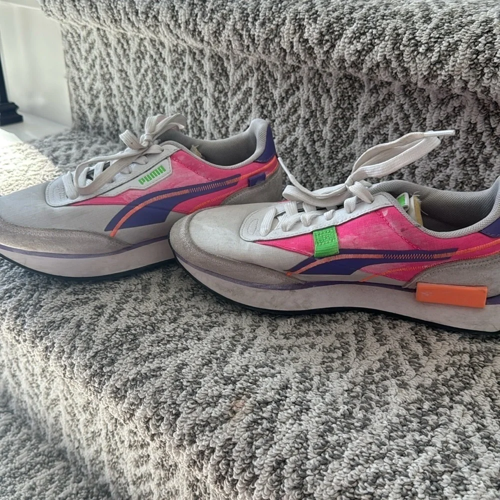 Wmns Future Rider Twofold 'White Luminous Purple Women’s size 6